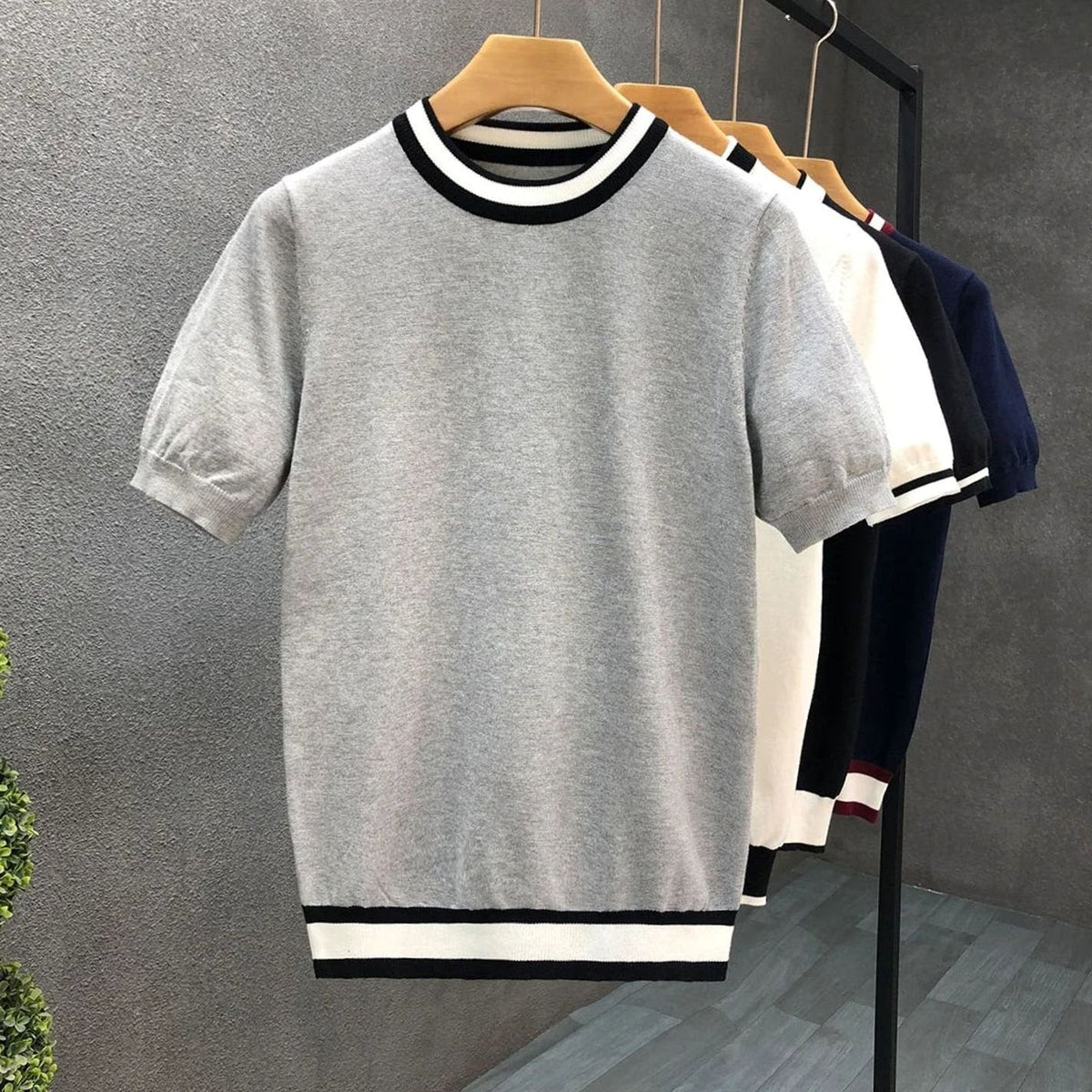Men's Contrast Stripe Crewneck Short-Sleeve Knit Top