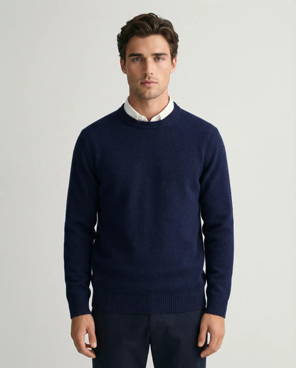 Men's cashmere crewneck sweater in navy blue by Ilynora, front view with timeless fit and premium knit