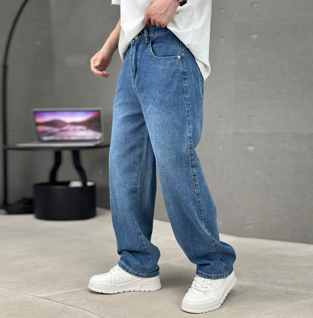 Men's Straight Leg Slant Pocket Jeans