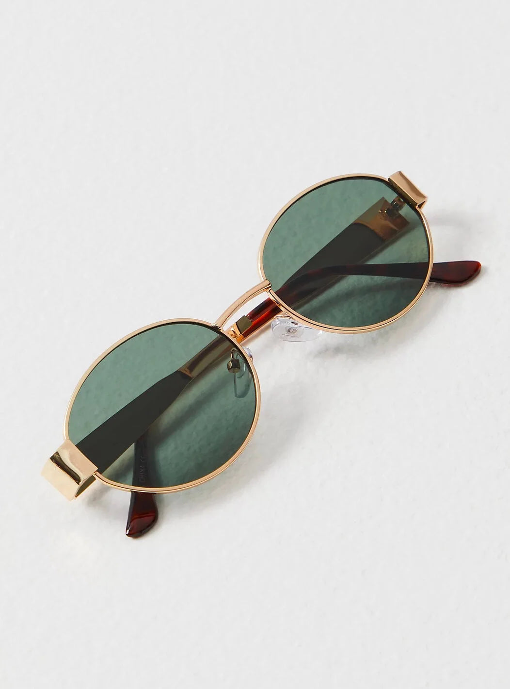 Women's Oval Frame Sunglasses Classic Style