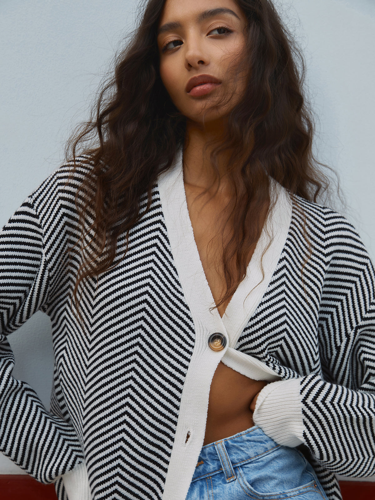 Women's Chevron Contrast Button-Up Cardigan
