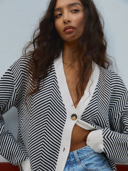 Women's Chevron Contrast Button-Up Cardigan