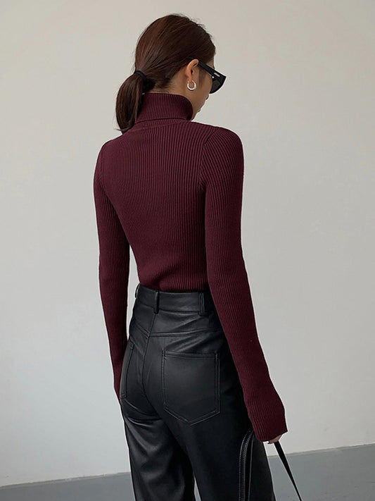 Women's Fitted Ribbed Turtleneck Jumper with Long Sleeves