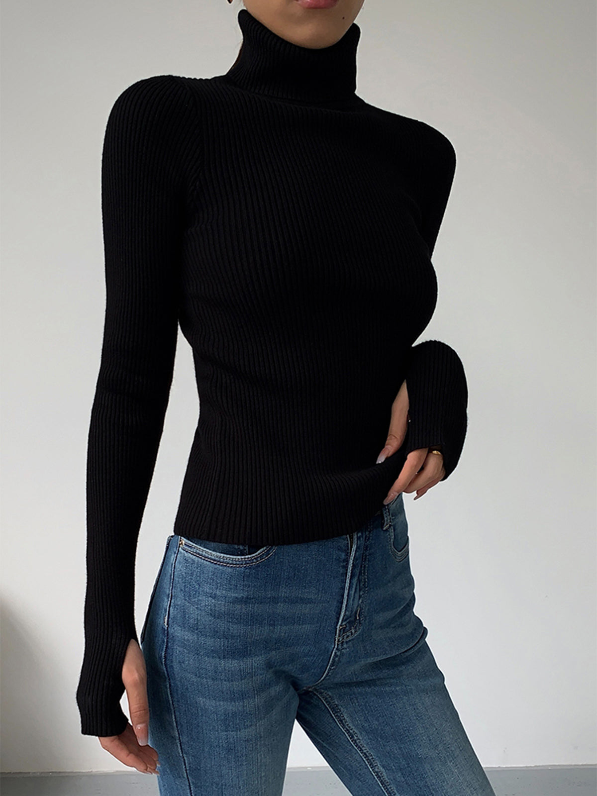 Women's Fitted Ribbed Turtleneck Jumper with Long Sleeves
