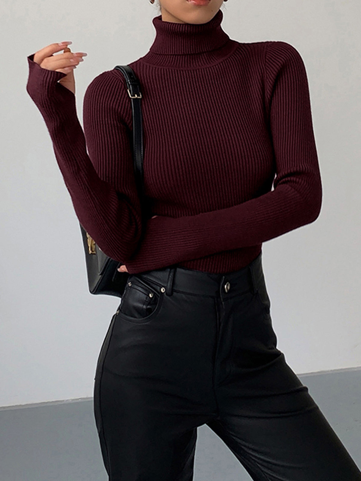 Women's Fitted Ribbed Turtleneck Jumper with Long Sleeves