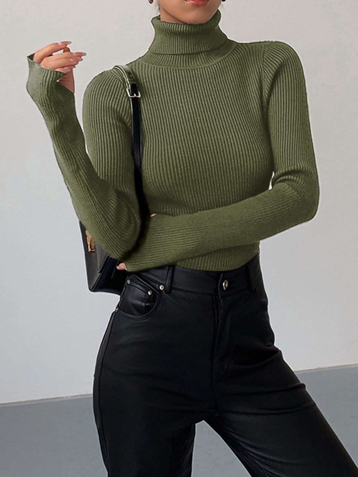 Women's Fitted Ribbed Turtleneck Jumper with Long Sleeves
