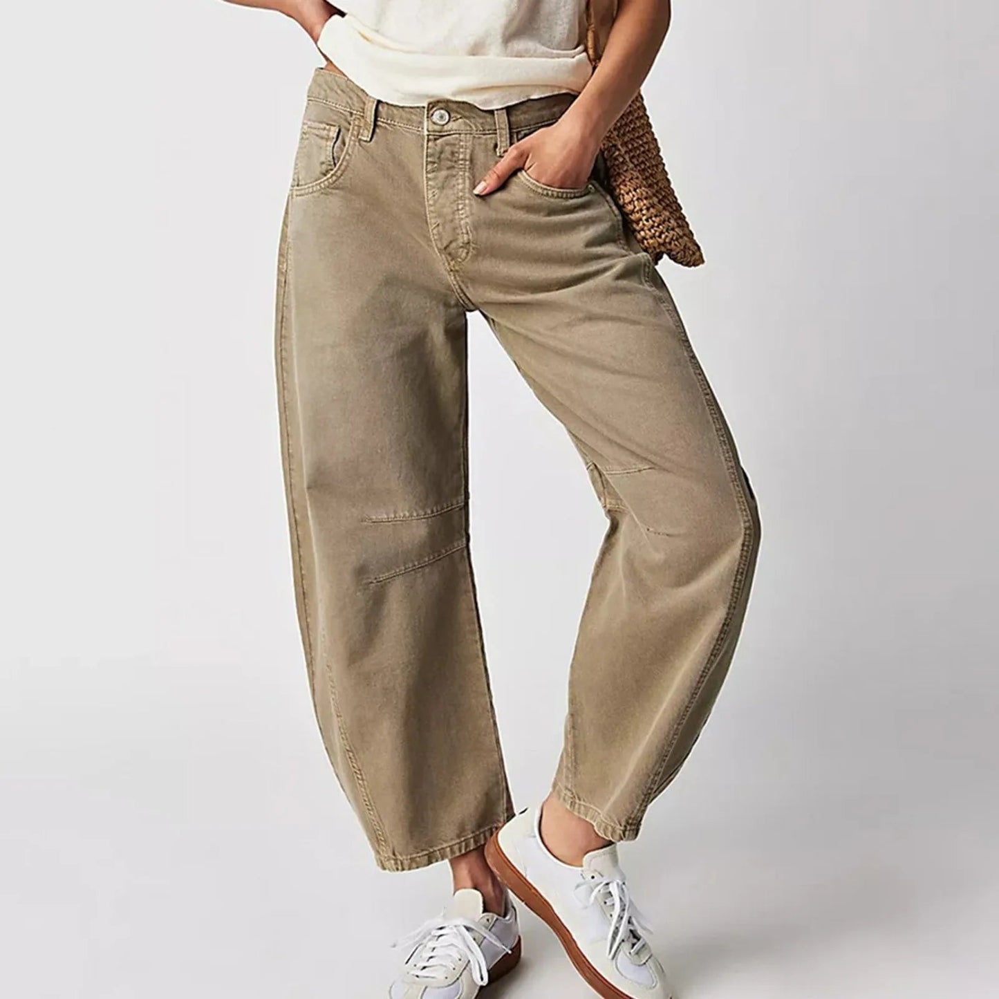Women's Relaxed Barrel Leg Mid Rise Jeans