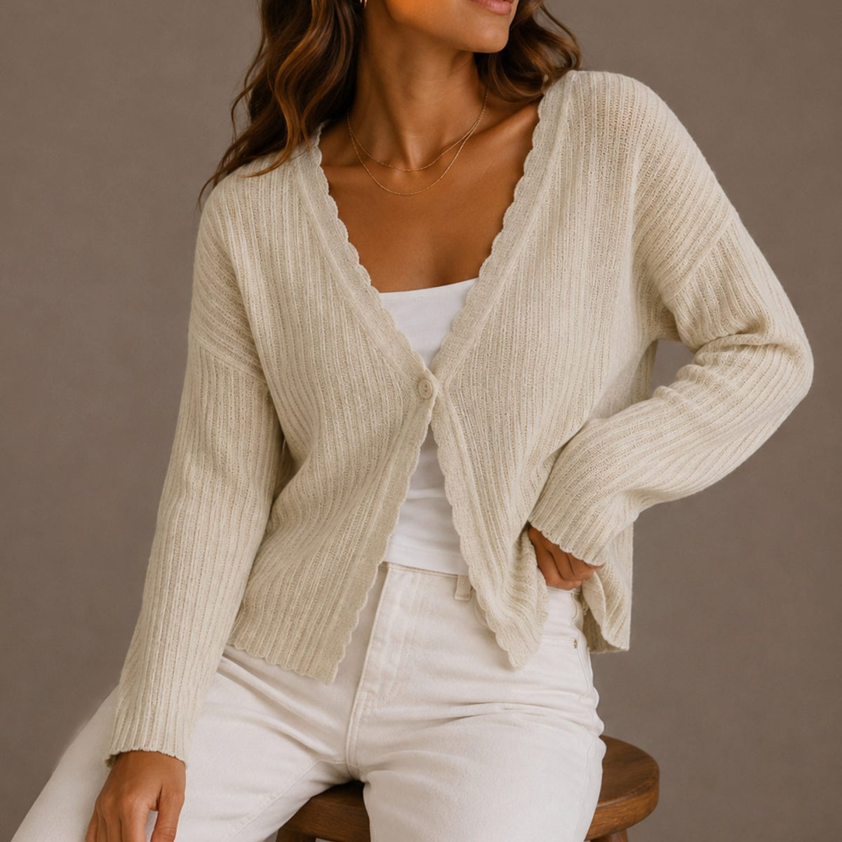 Women's Scallop Trim V Neck Button Front Knitted Cardigan